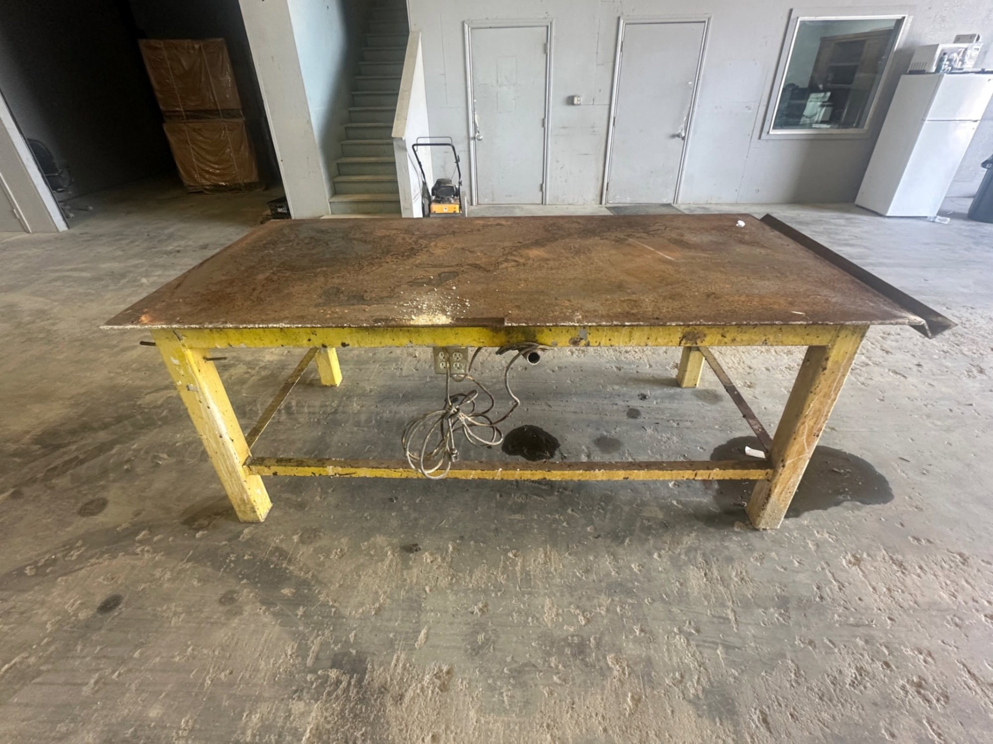 SHOP TABLE (A55745)