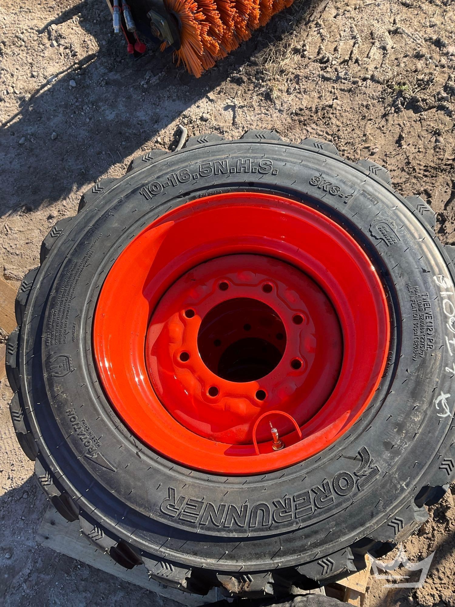 Set 4 - 10-16.5 tires on wheels for bobcat (A61572)