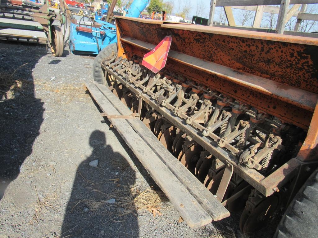 Ontario Double Disc Drill (A49251)
