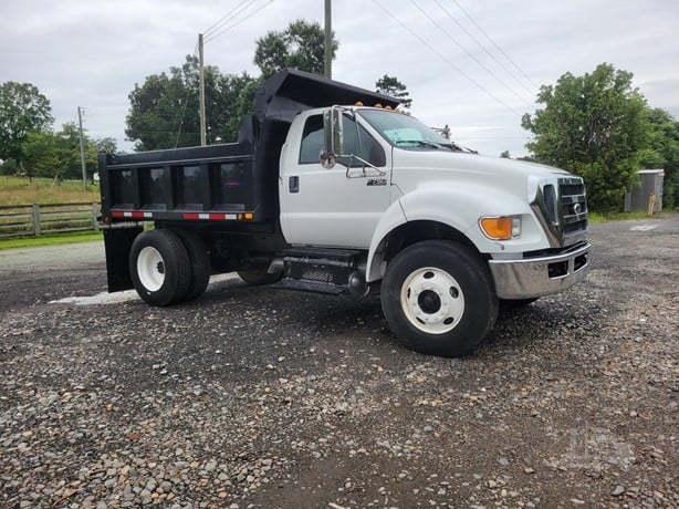 2011 Ford F750 Dump Truck (A62613)