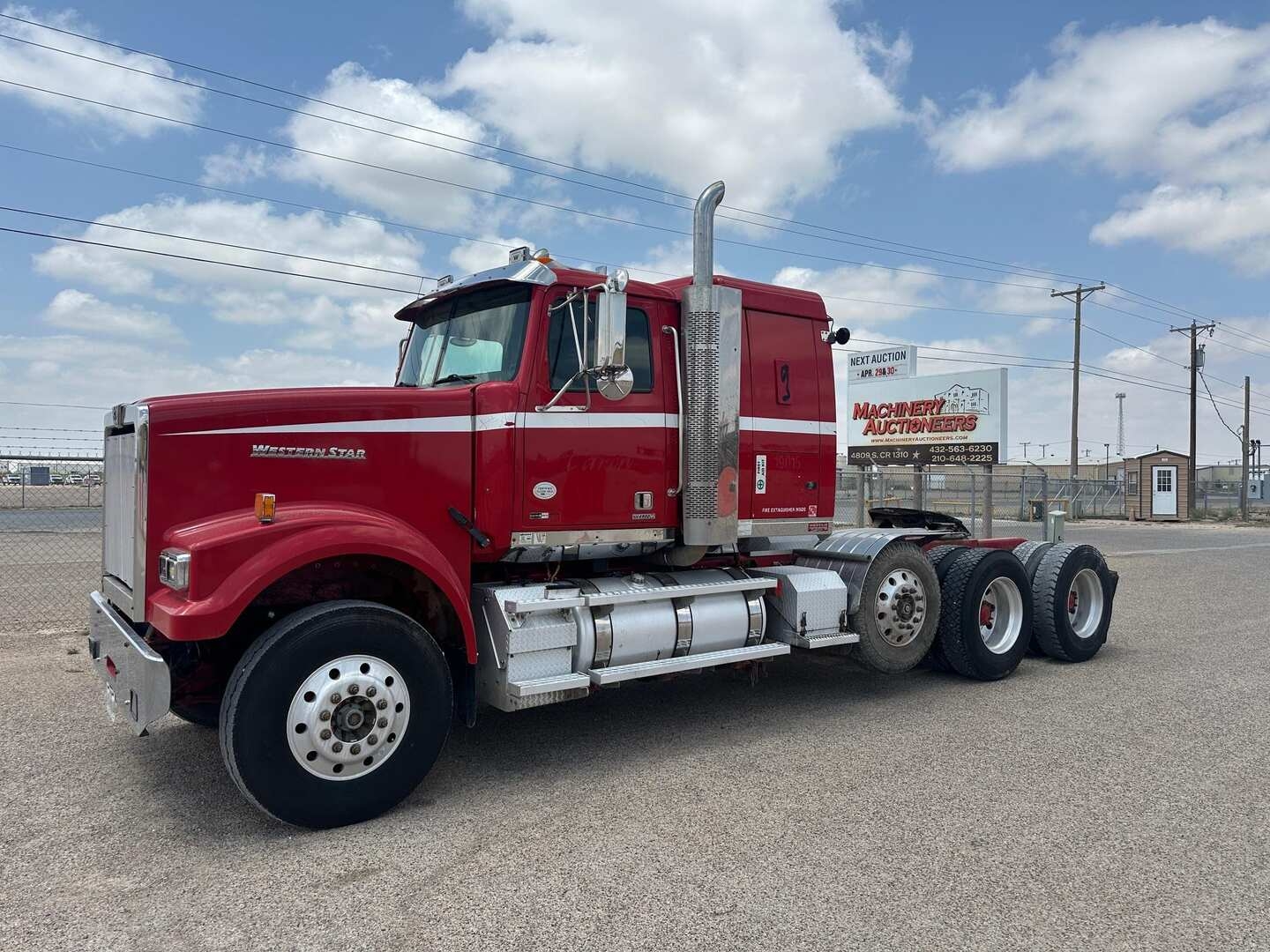 2014 WESTERN STAR 4900 TRI AXLE (A48992)