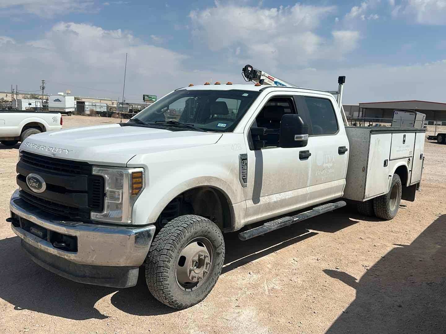 2019 FORD F-350 SERVICE TRUCK(INOPERABLE) (A50854)