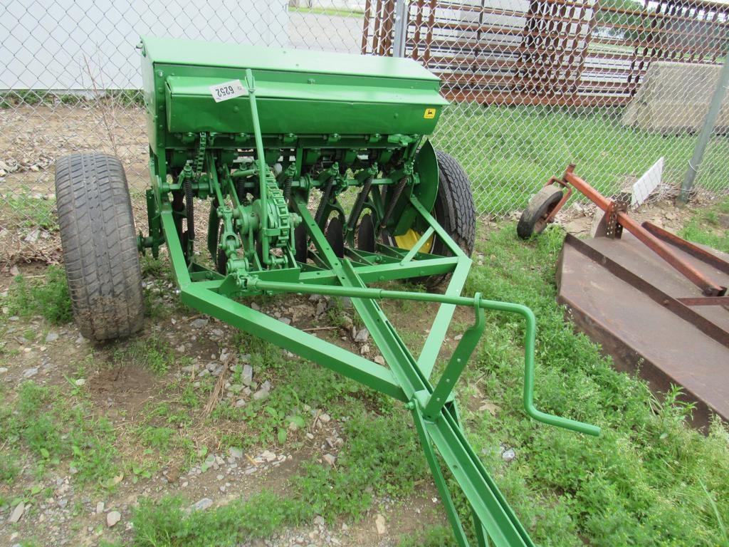 John Deere Mini Drill (A49251)