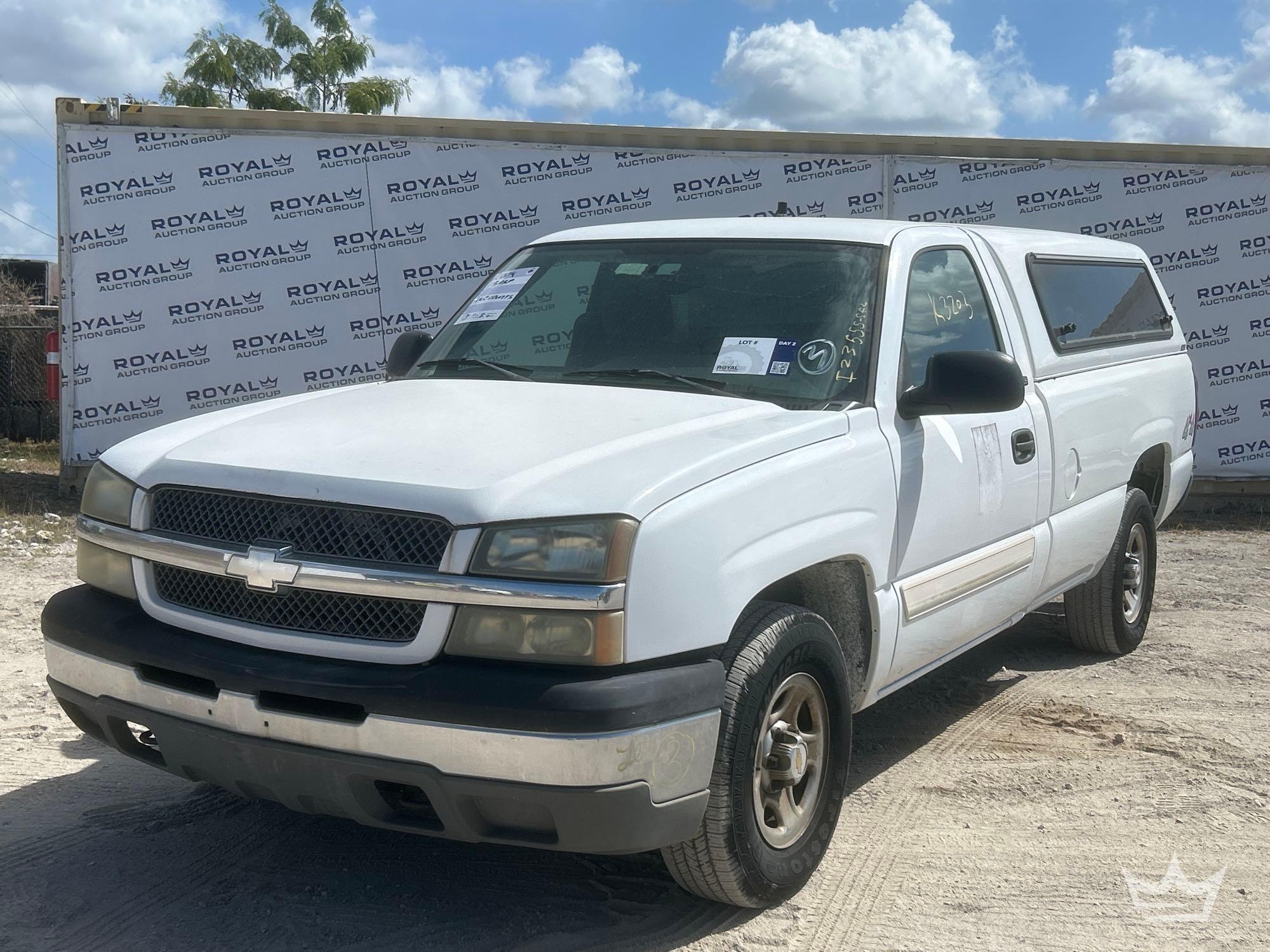 2004 Chevrolet Silverado 1500 4x4 Pickup Truck (A61573)