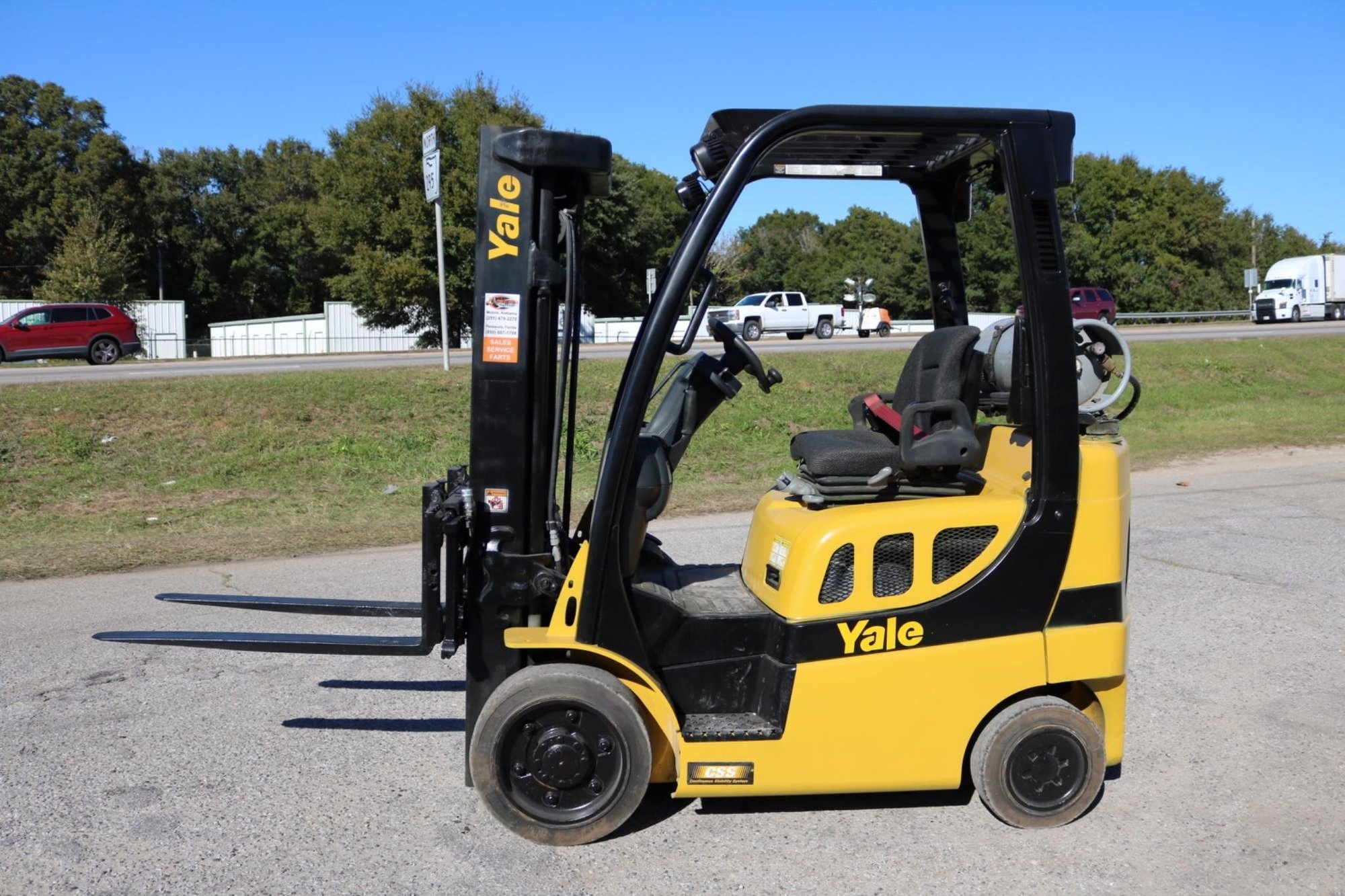 2017 Yale GLC050VX 3,500 lb LPG Forklift - Powershift, Aux Hydraulics (A55302)