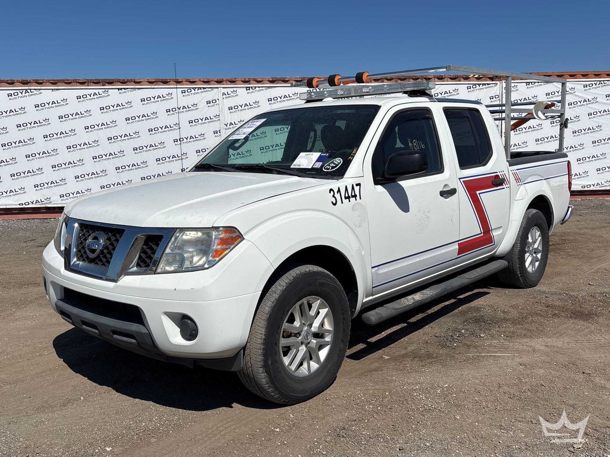 2015 Nissan Frontier 4x4 Crew Cab Pickup Truck (A61573)