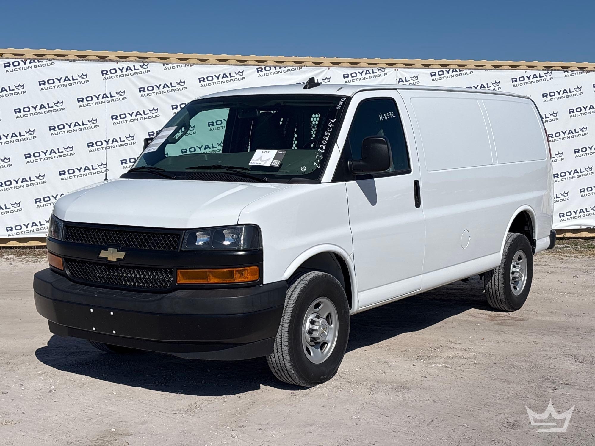 2023 Chevrolet Express 2500 Cargo Van (A61568)