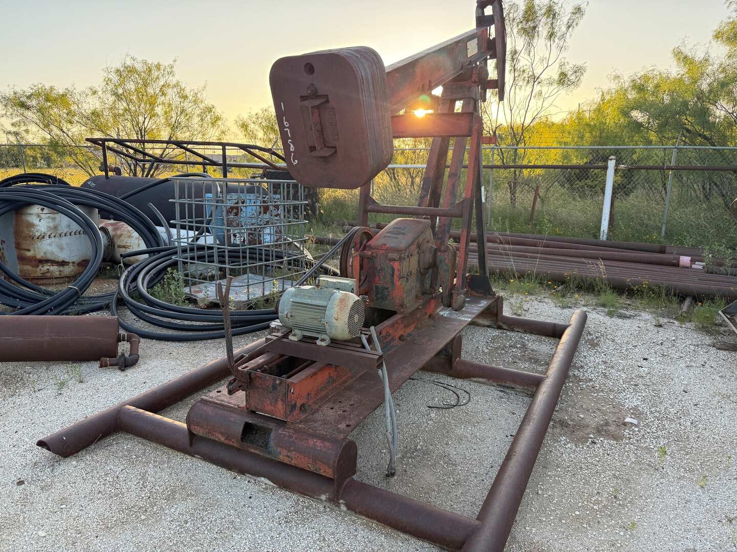 PUMP JACK (A48992)