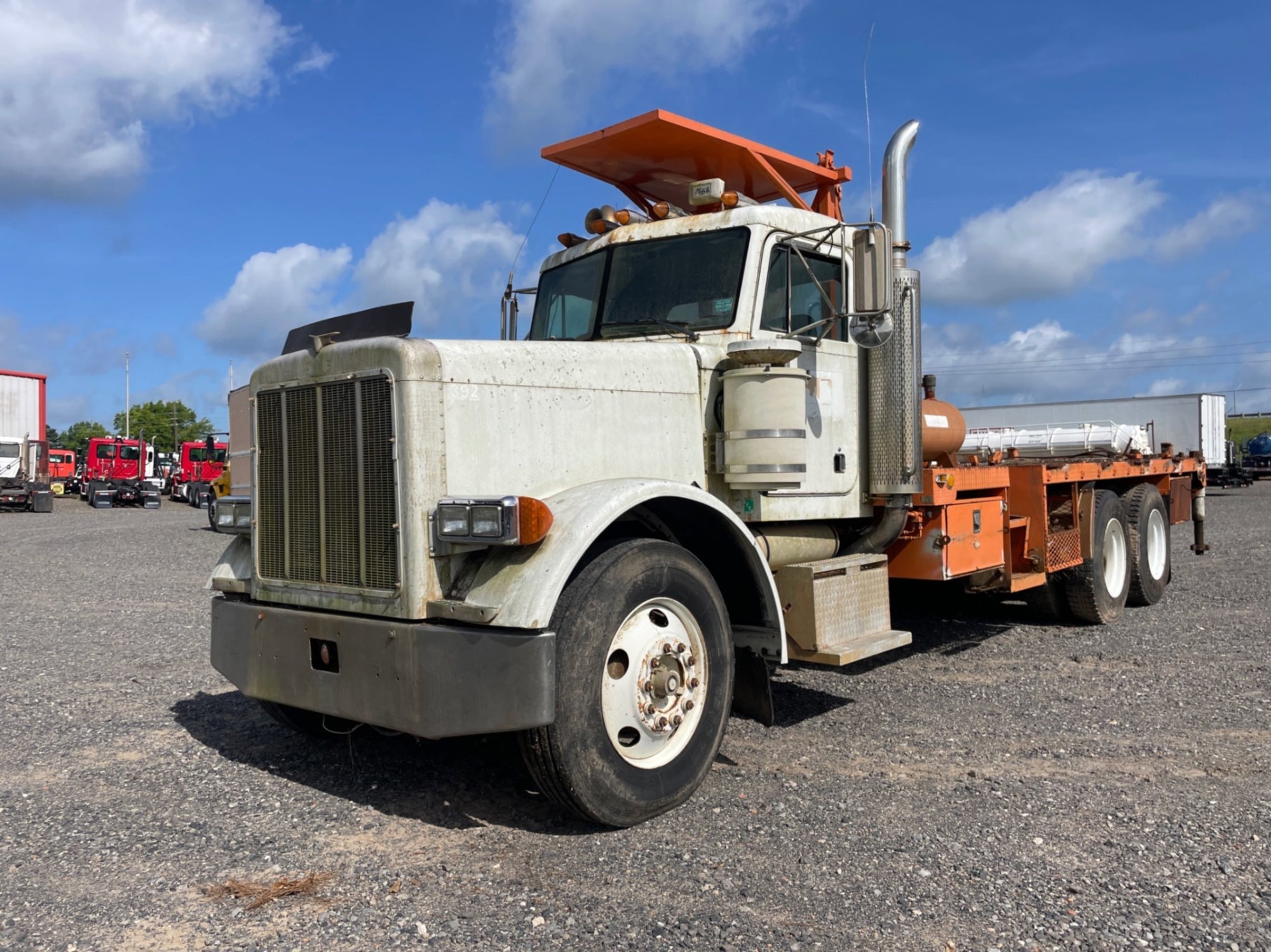 2000 PETERBILT 379 FLATBED TRUCK (INOPERABLE) (A50854)