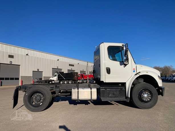 2014 FREIGHTLINER BUSINESS CLASS M2 106 (A62613)