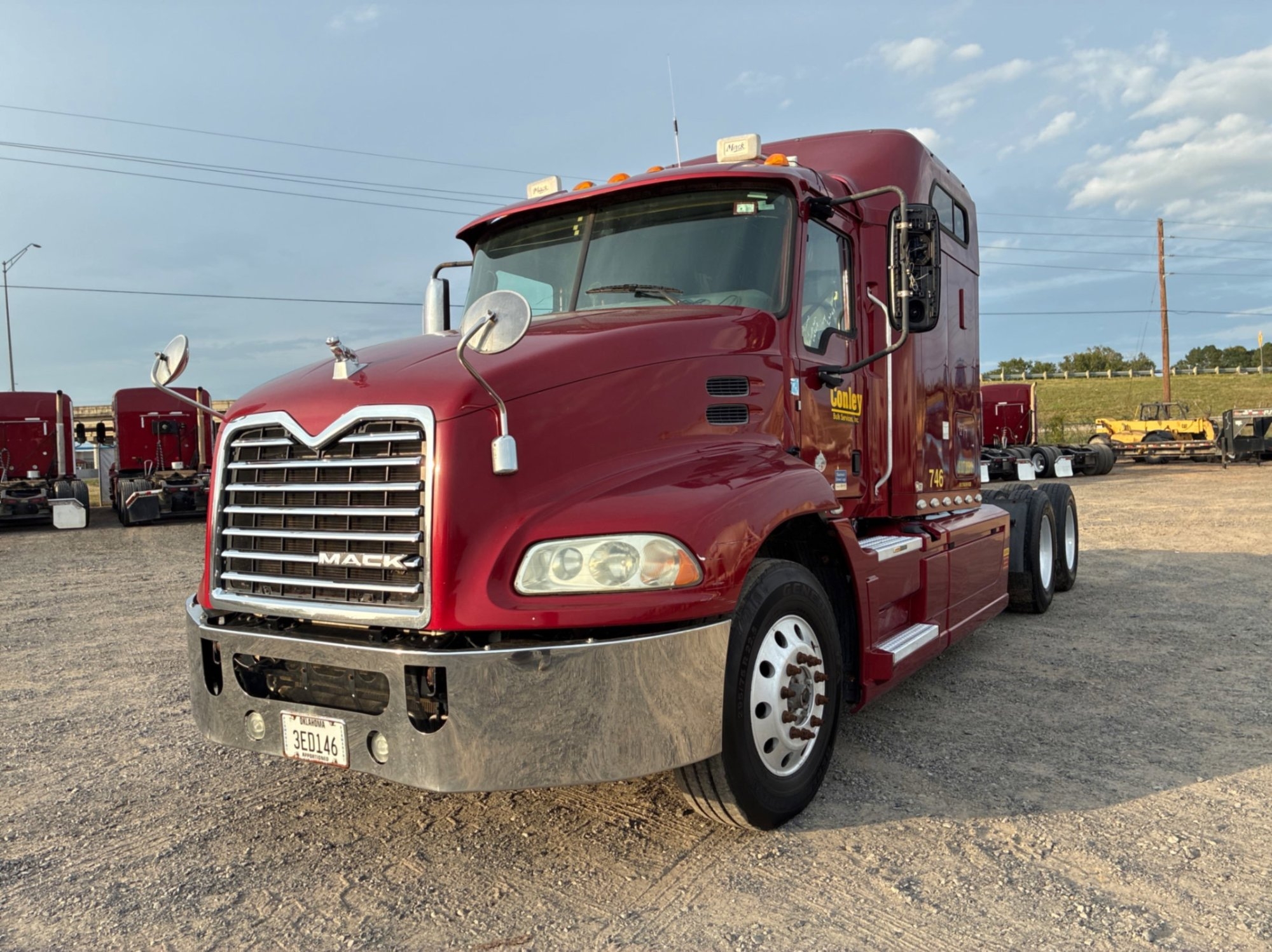 2016 MACK CXU613 MID-ROOF SLEEPER (A55745)