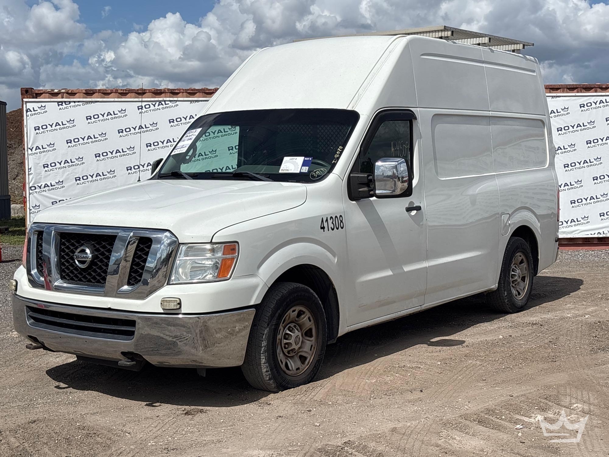 2013 Nissan NV2500HD Cargo Van (A61573)
