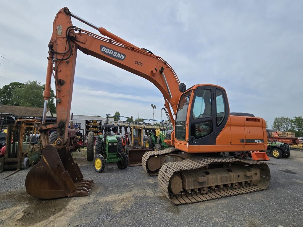 2010 Doosan DX225LC Trackhoe (A49251)