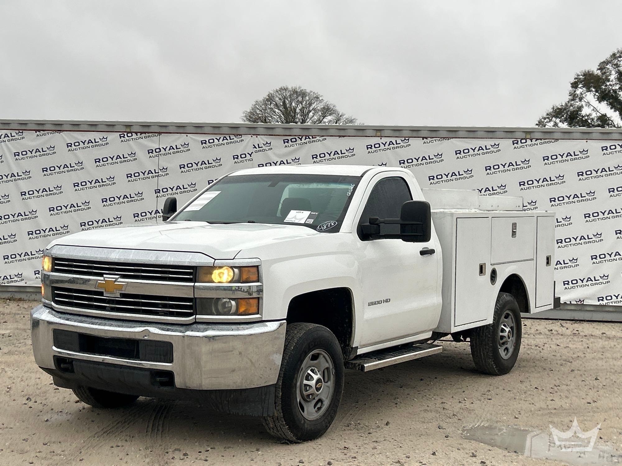 2015 Chevrolet Silverado 2500HD Service Truck (A61568)
