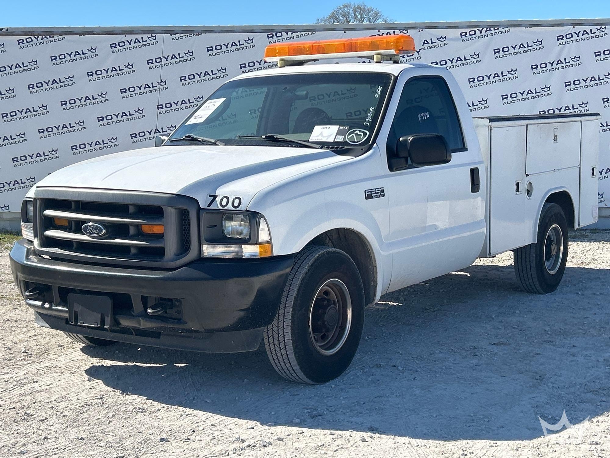 2004 Ford F-250 Service Truck with Lift Gate (A61568)