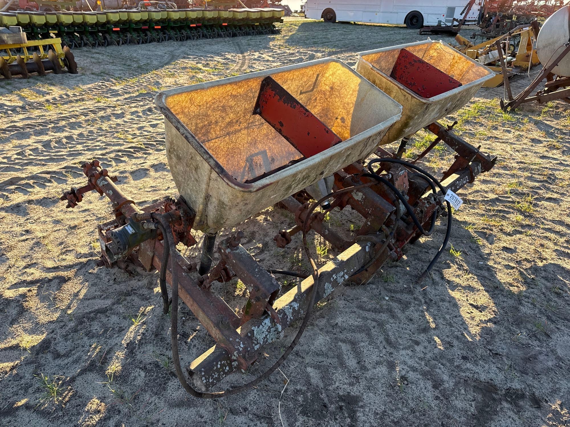 LILLISTON 2R ROLLING CULTIVATOR (A63290)