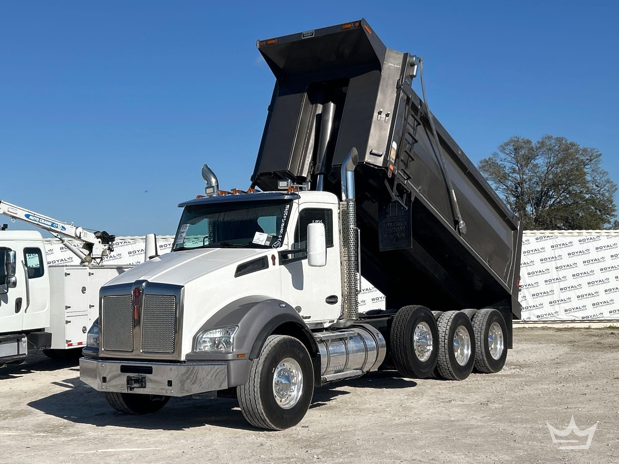 2019 Kenworth T880 Tri-Axle Dump Truck (A61568)
