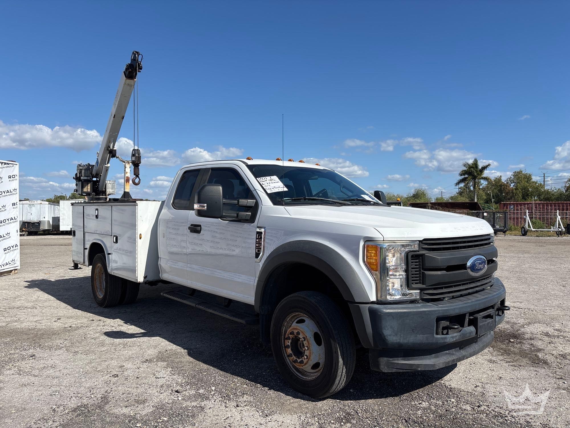 2017 Ford F-550 4x4 Ext. Cab Auto Crane 4004EH 2 Ton Crane Service Truck (A61573)