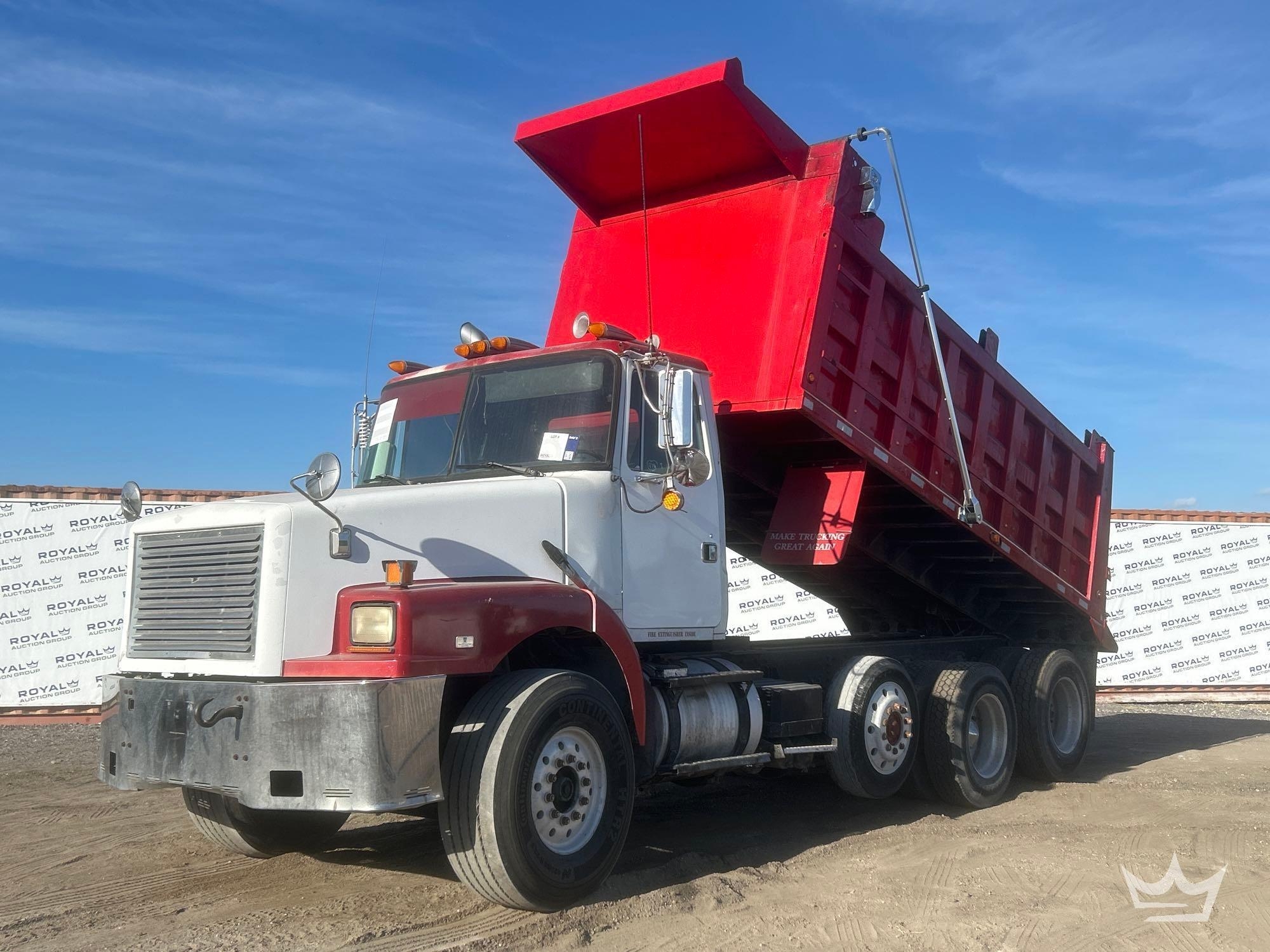 1993 WhiteGMC WG Tri-Axle Dump Truck (A61568)