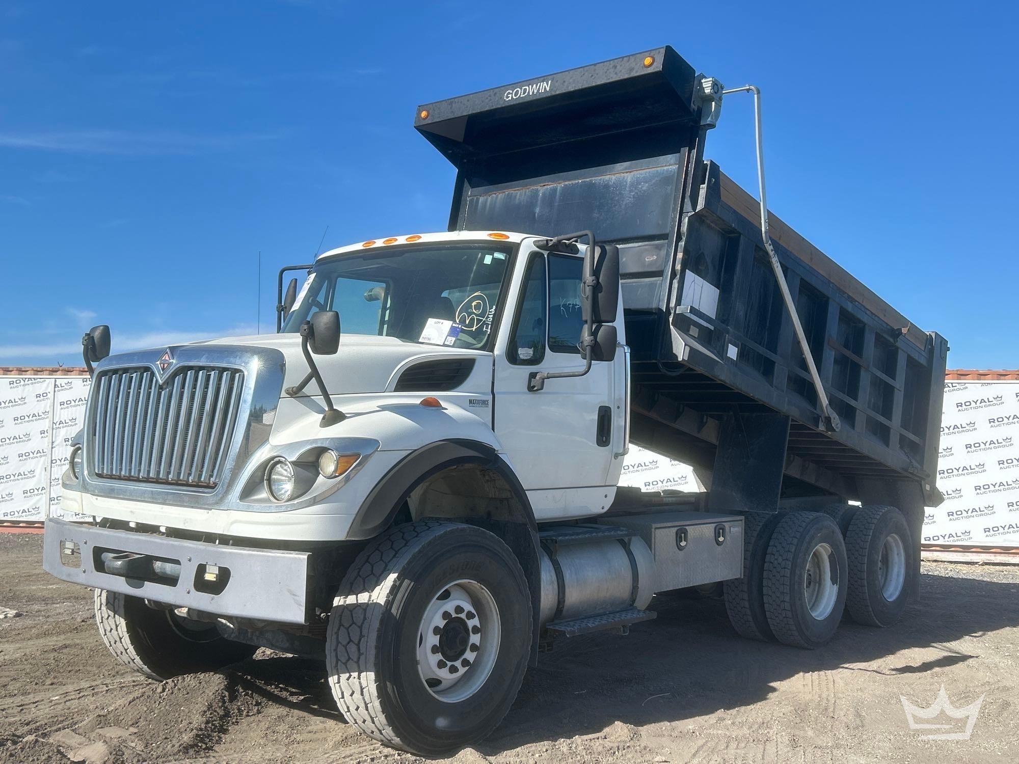 2015 International WorkStar 7500 T/A Dump Truck (A61568)