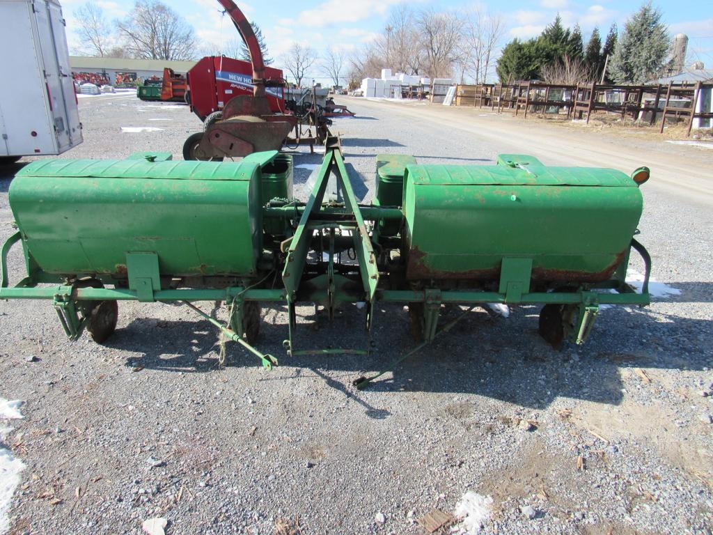 John Deere 1240 Corn Planter (A49251)