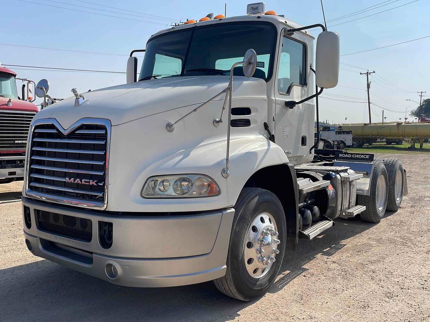 2015 MACK CXU613 (A58214)