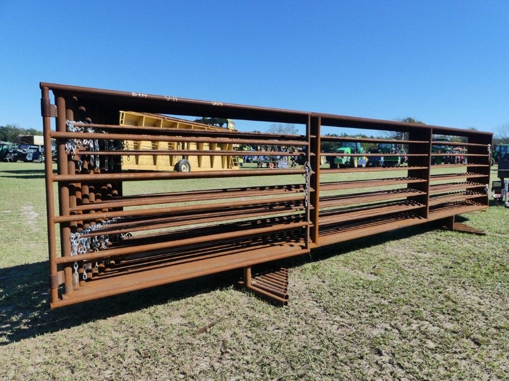 (10) 24' Free Standing Panels w/ 7'10" Gate (A56469)