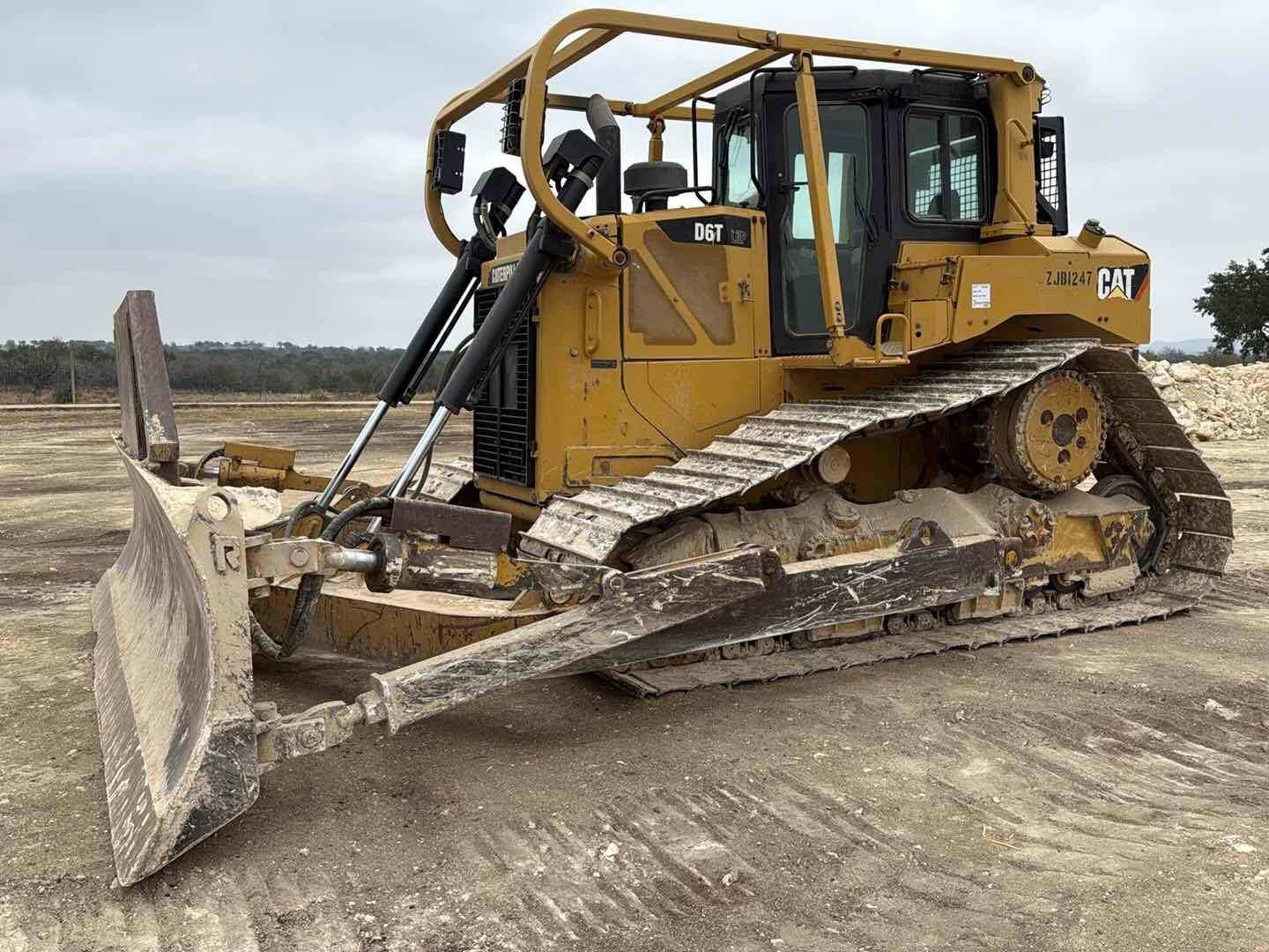CAT D6T LGP DOZER (A58216)