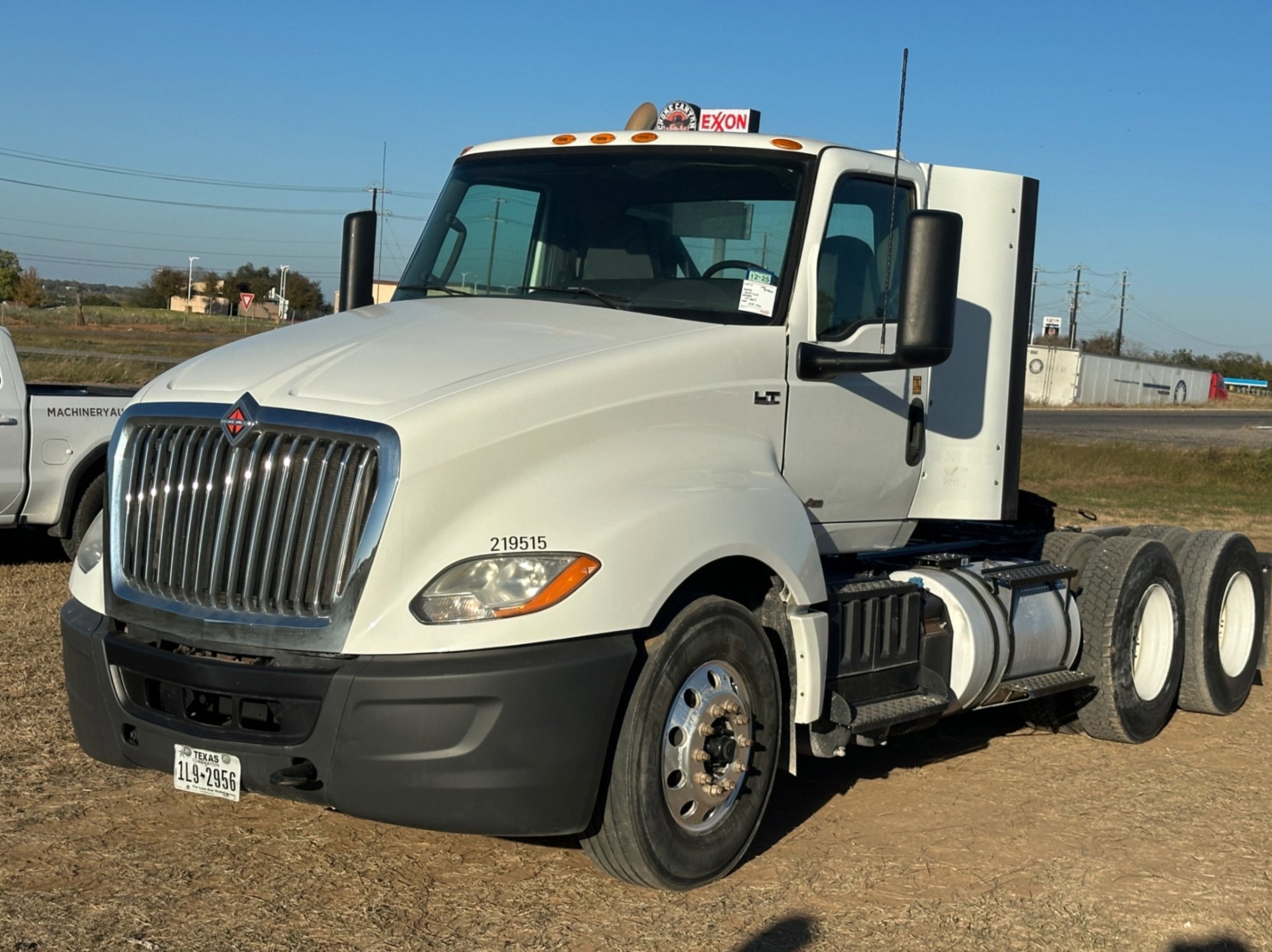 2019 INTERNATIONAL LT625 (A58214)