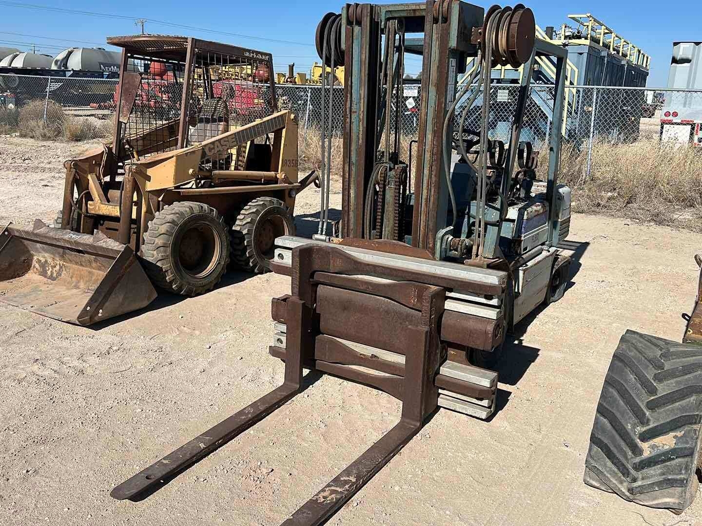 KOMATSU FL552 FORKLIFT(INOPERABLE) (A48992)
