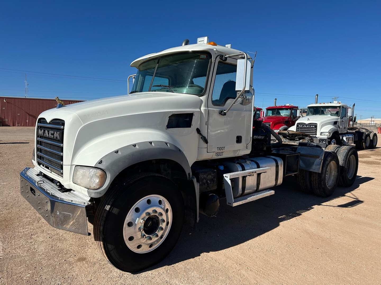 2020 MACK GRANITE (A58214)