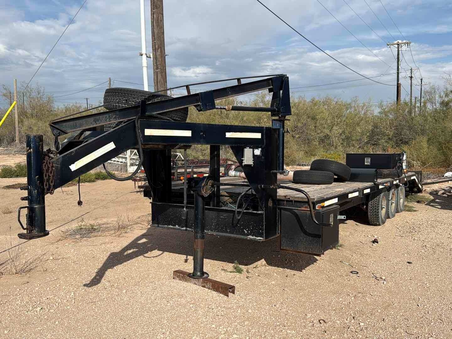 2005 SHOPMADE TRIAXLE GOOSENECK (A55745)