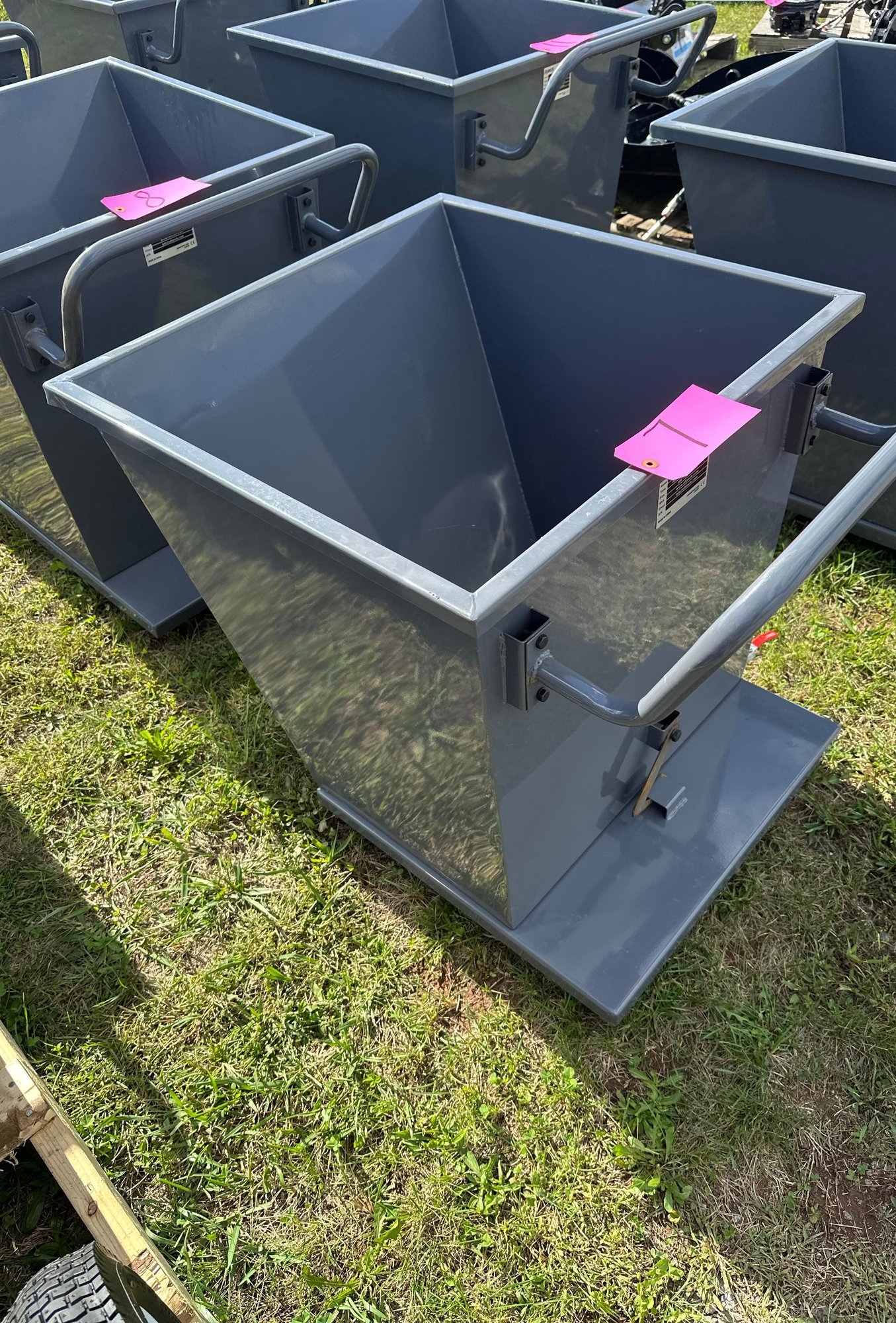 UNUSED Wheeled Dump Hopper (A47477)