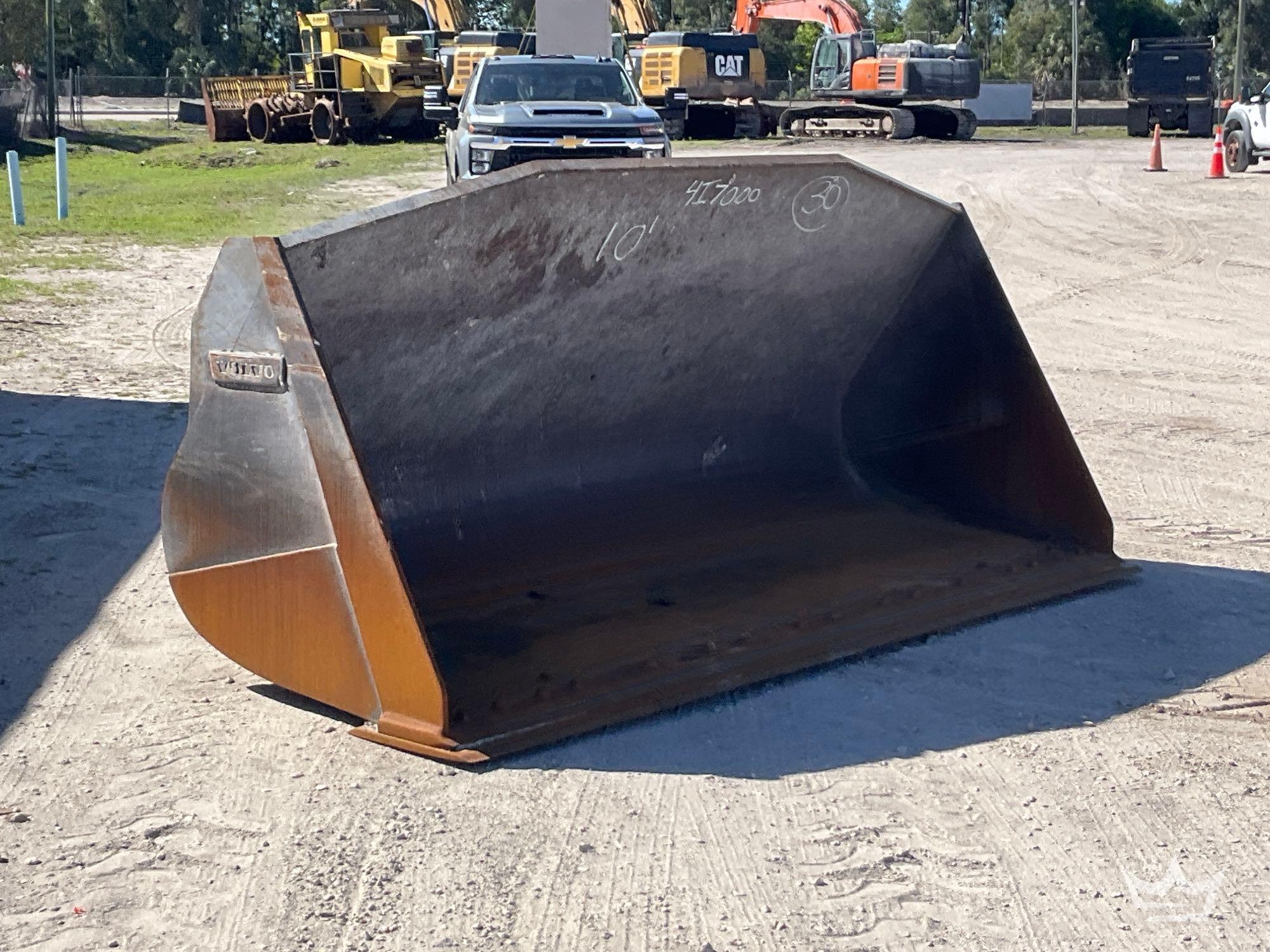 2015 Volvo 85160 4yd. Loader Bucket Attachment (A64553)