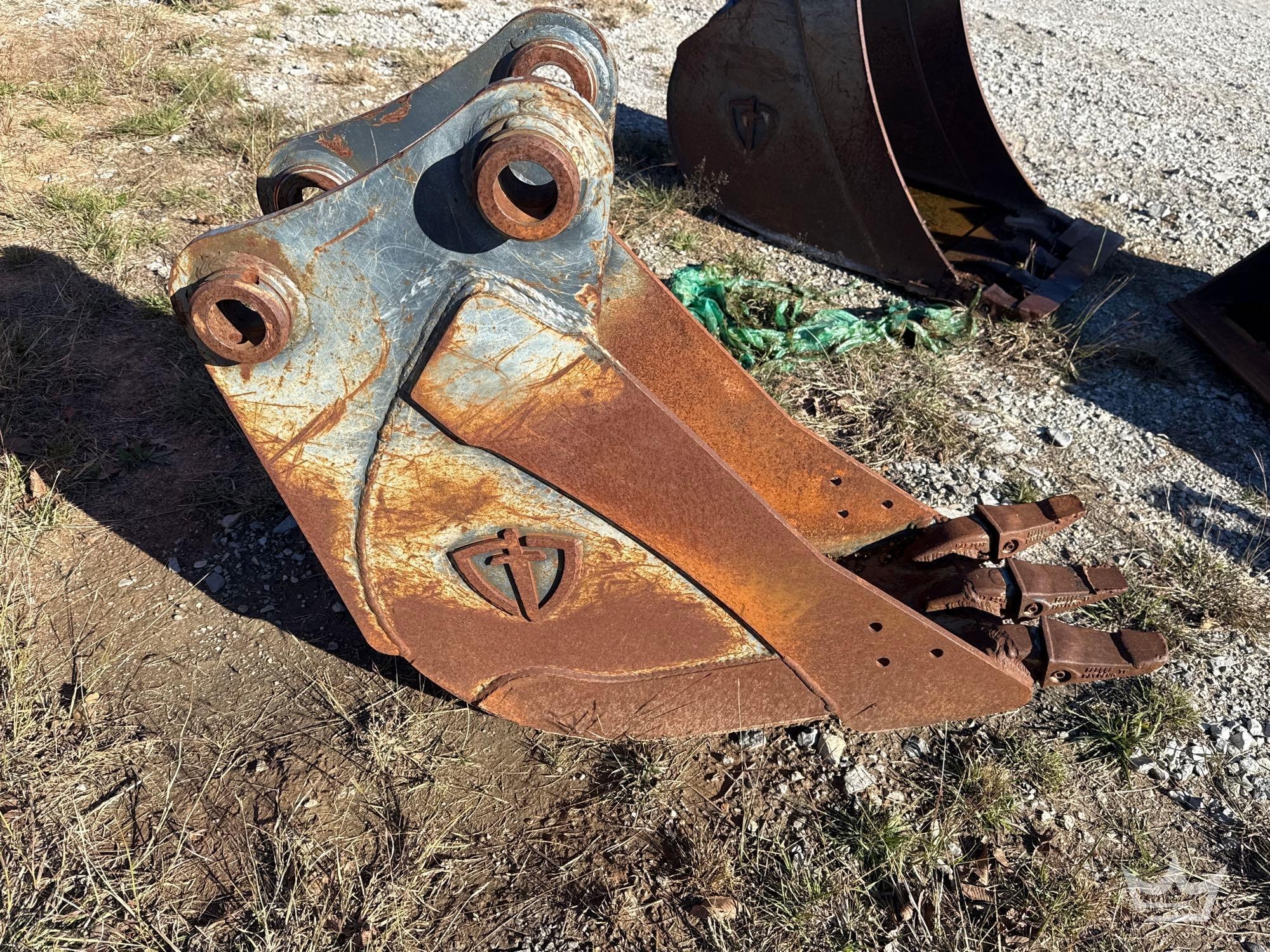 Paladin 12in Digging Tooth Bucket Excavator Attachment (A60352)