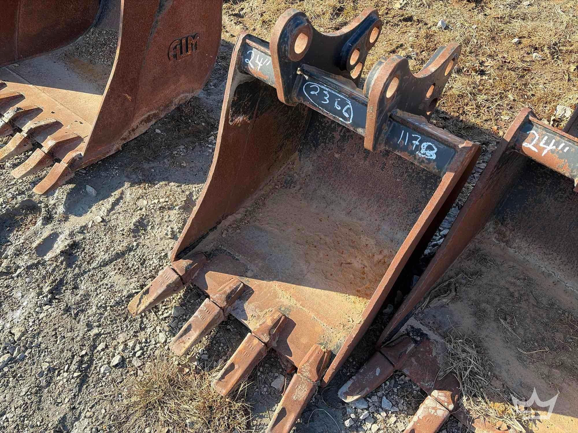 24in. Terex Excavator Bucket with Teeth (A64194)