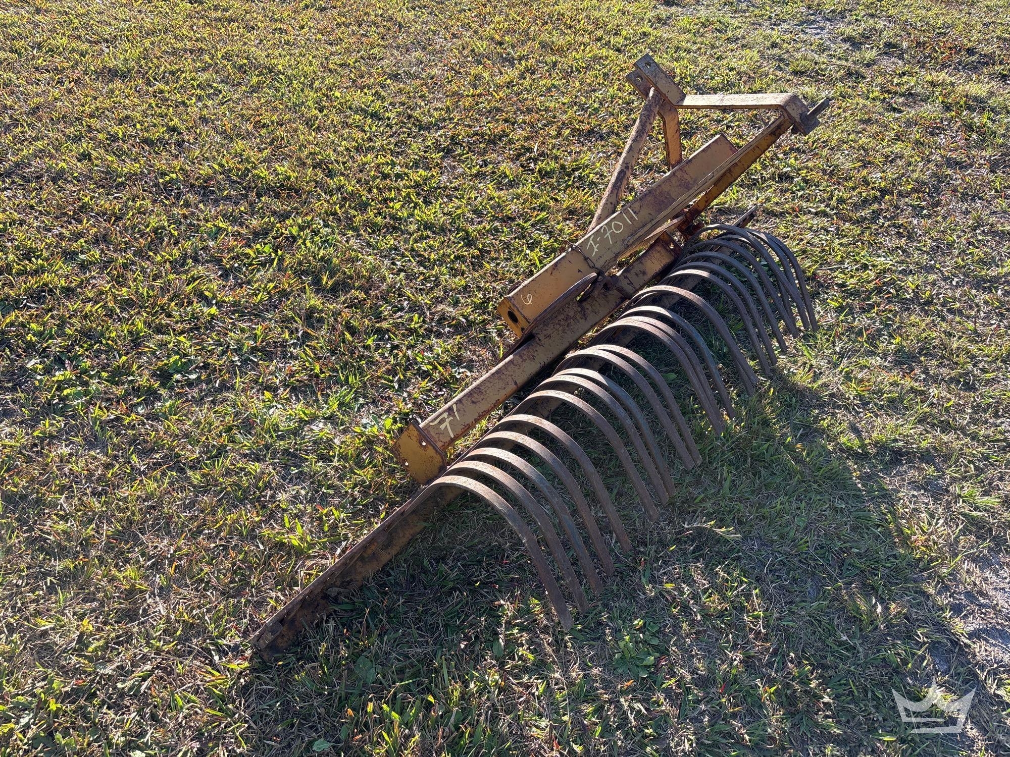 7ft Pull-Behind Rake Tractor Attachment (A59228)