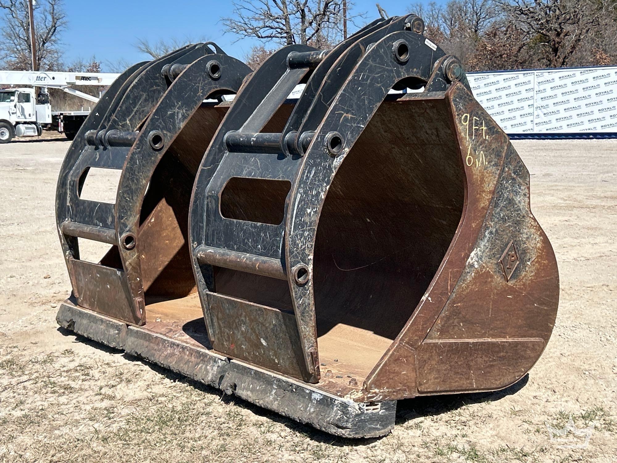 Pemberton Inc Komatsu Grapple Bucket (A64194)