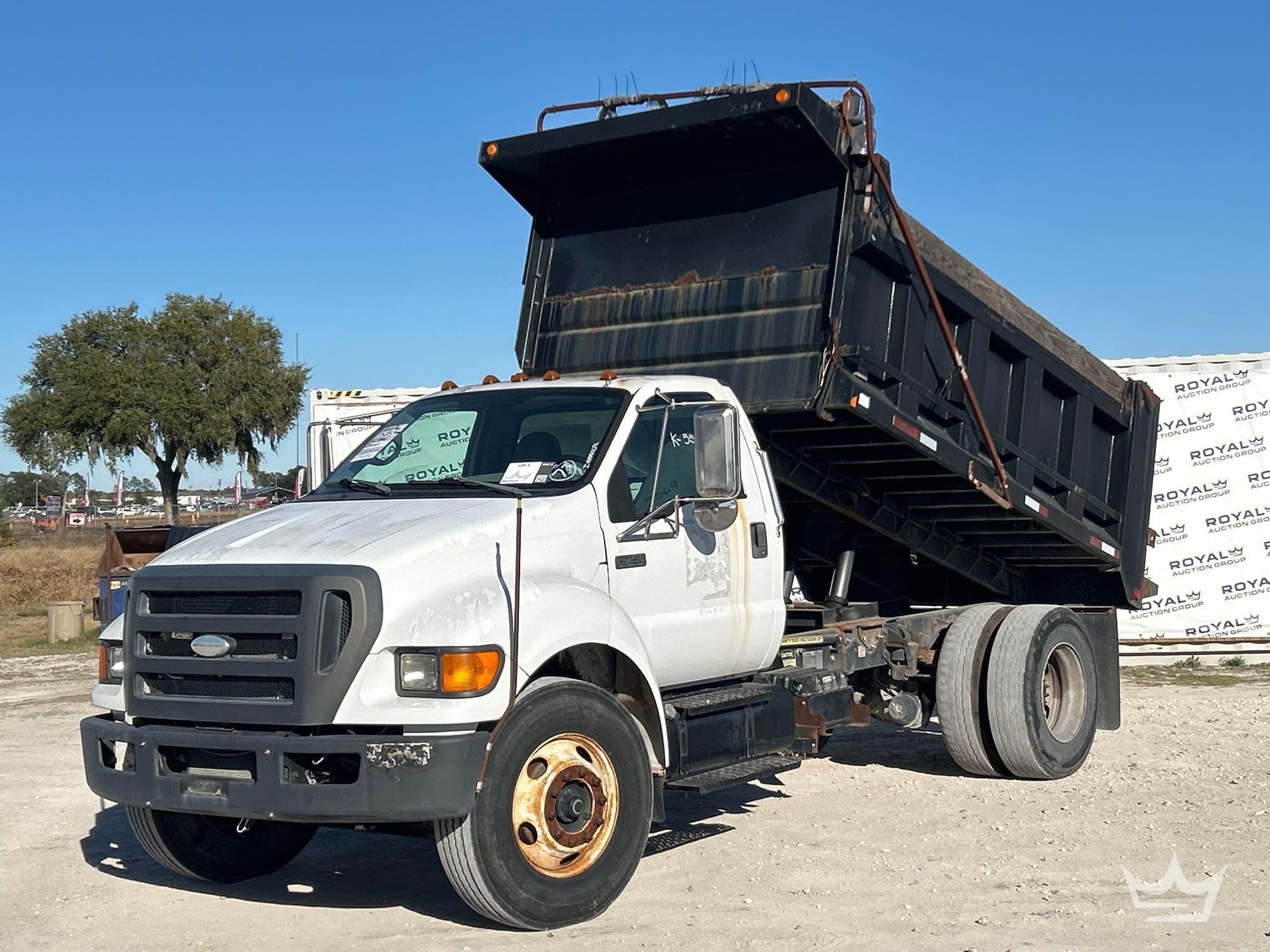 2009 Ford F-750 12FT Dump Truck (A61568)