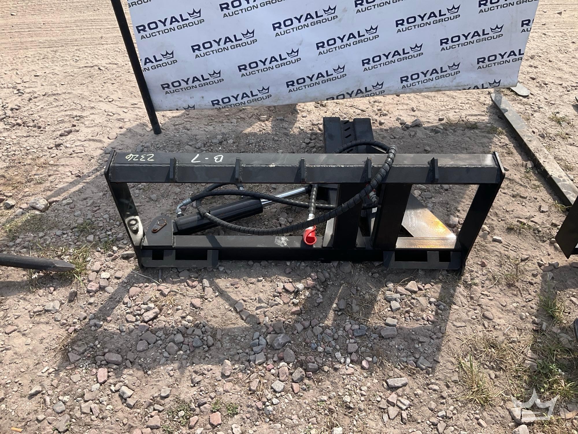 2025 TP25 25in Hydraulic Post Puller Skid Steer Attachment (A64553)