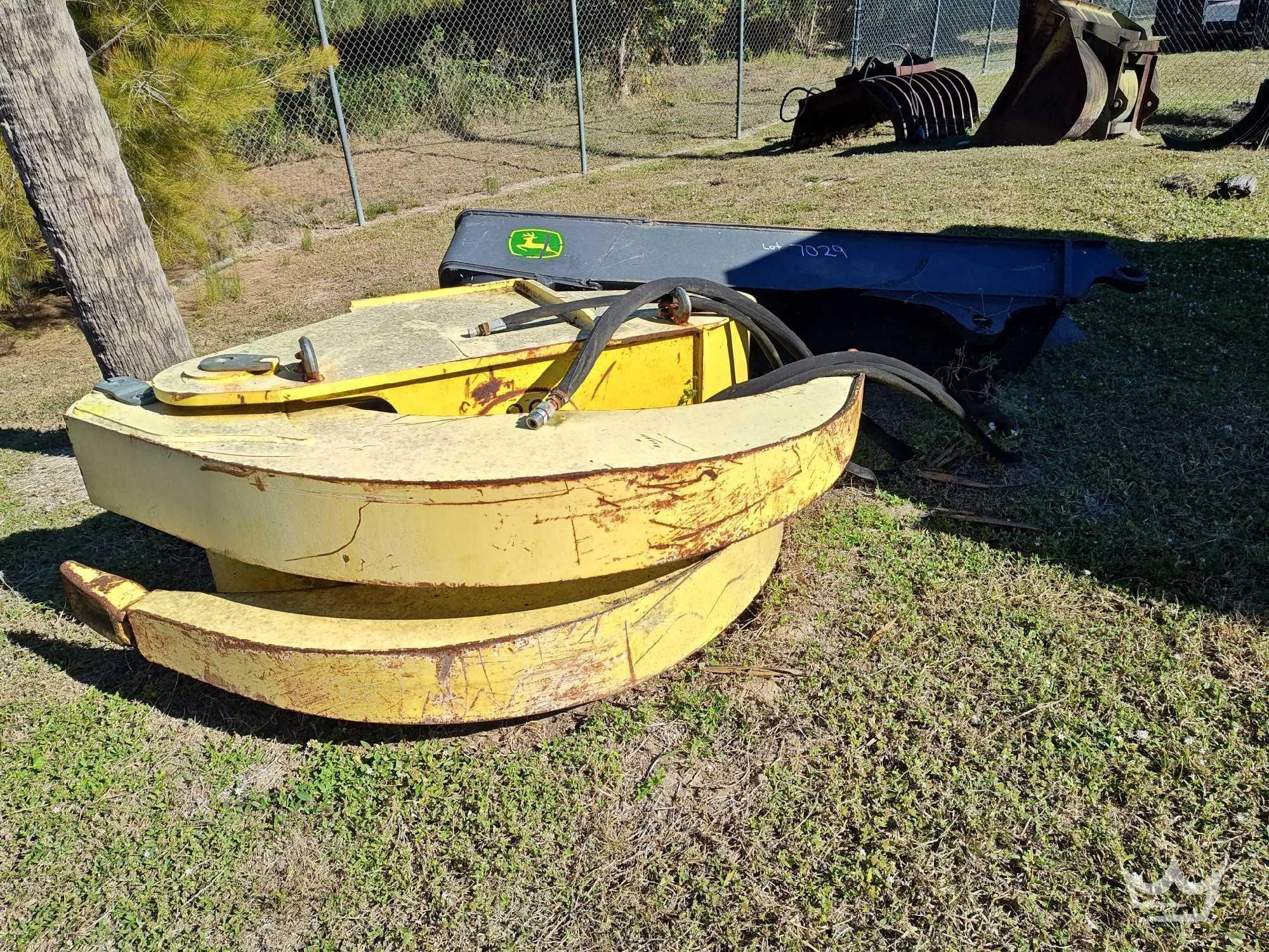 2013 John Deere Hydraulic Grapple Tractor Attachment (A61572)