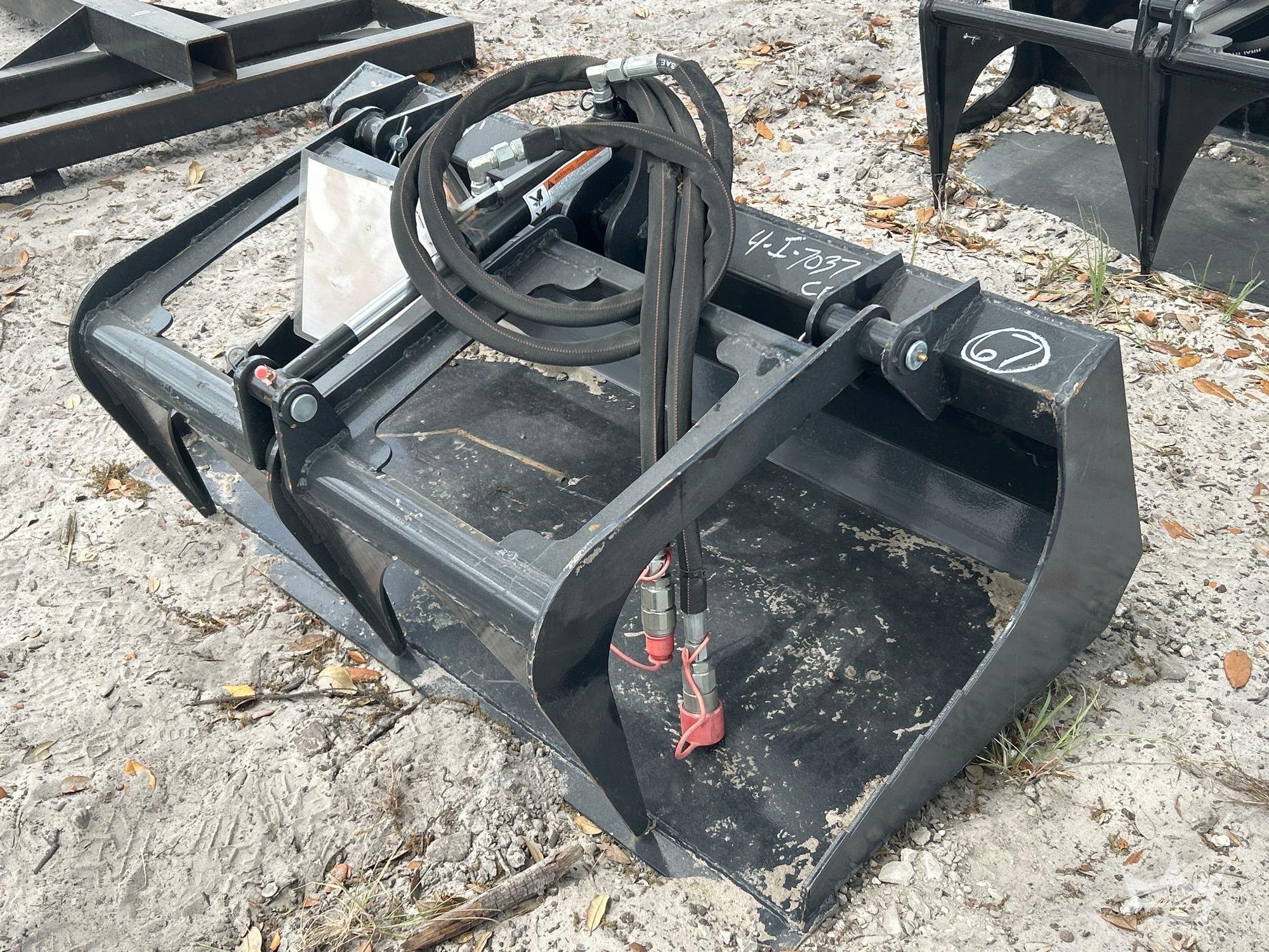 2025 Wolverine MSG-11-44W 44in Single Cylinder Grapple Bucket Mini Skid Steer Attachment (A64553)