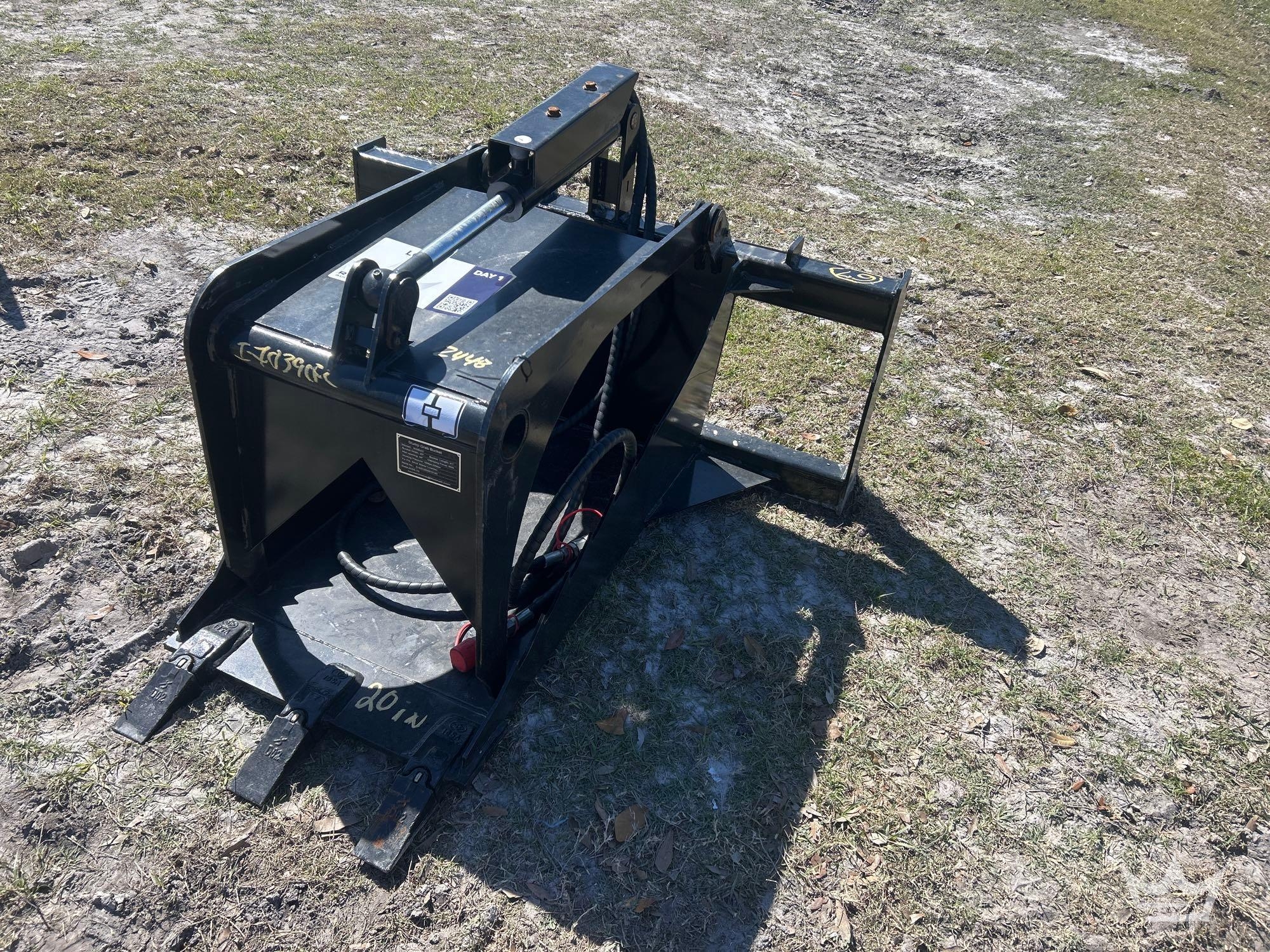 20in Single Cylinder Grapple Bucket Skid Steer Attachment (A61572)