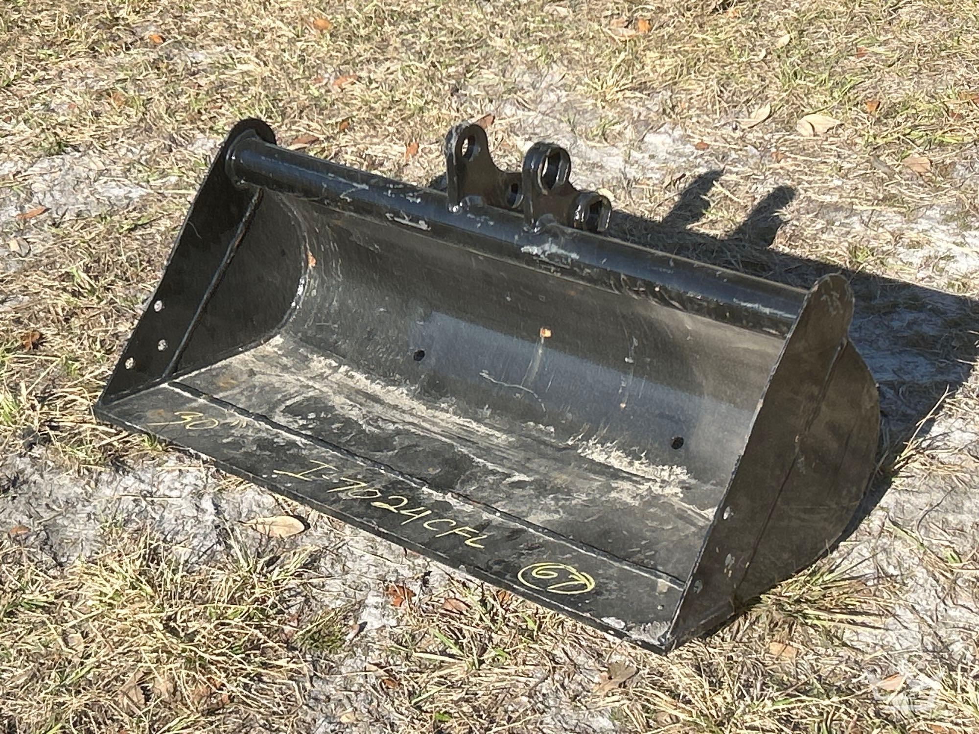 2025 Vicsec 30in. Bucket Mini Excavator Attachment (A64553)