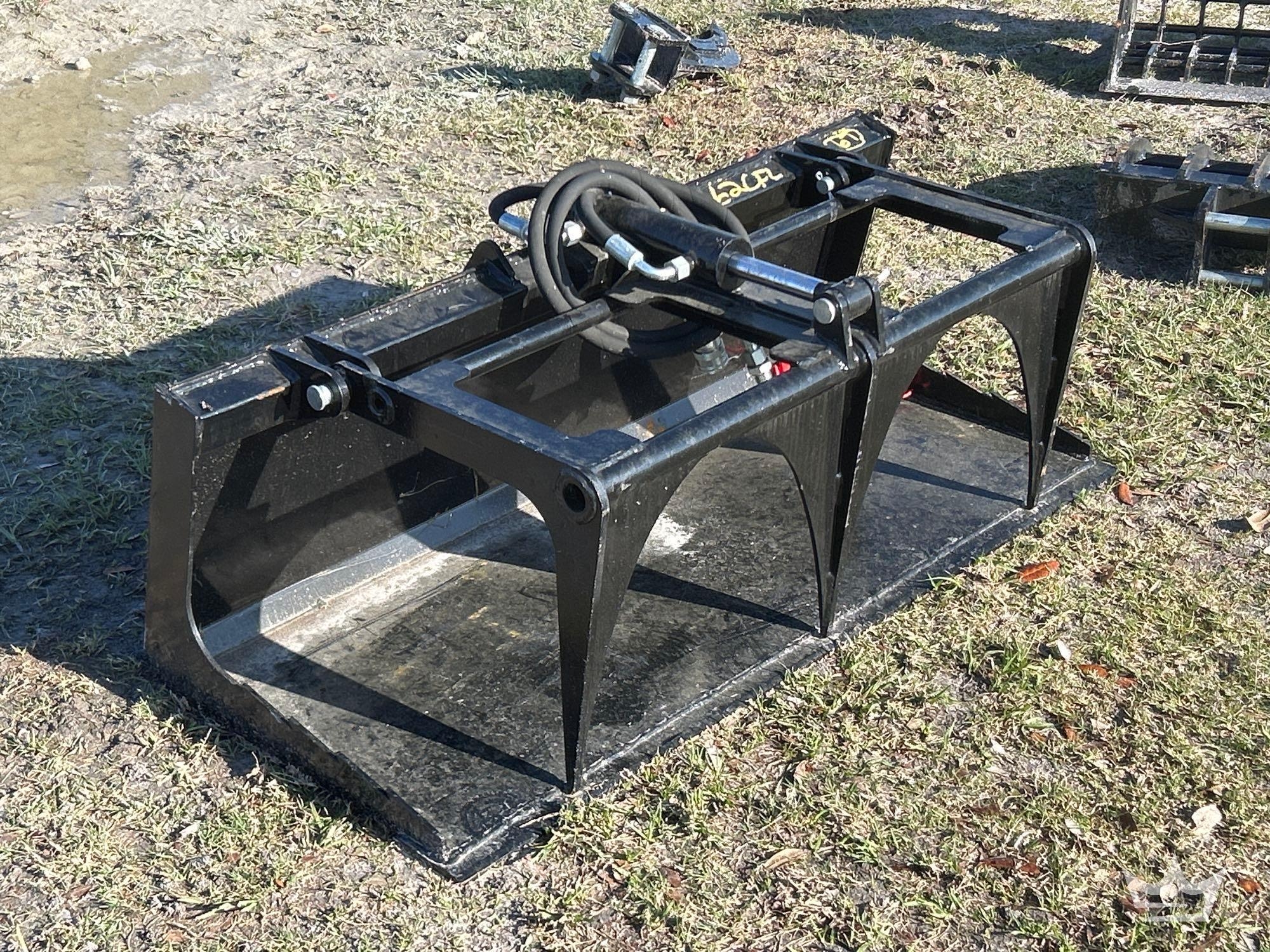 2025 Hydraulic Plate Grapple Mini Skid Steer Attachment (A61572)