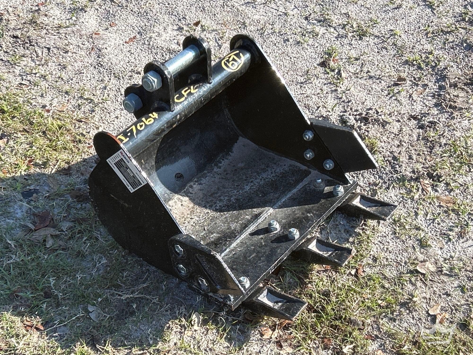 Tooth Bucket Mini Excavator Attachment (A61572)