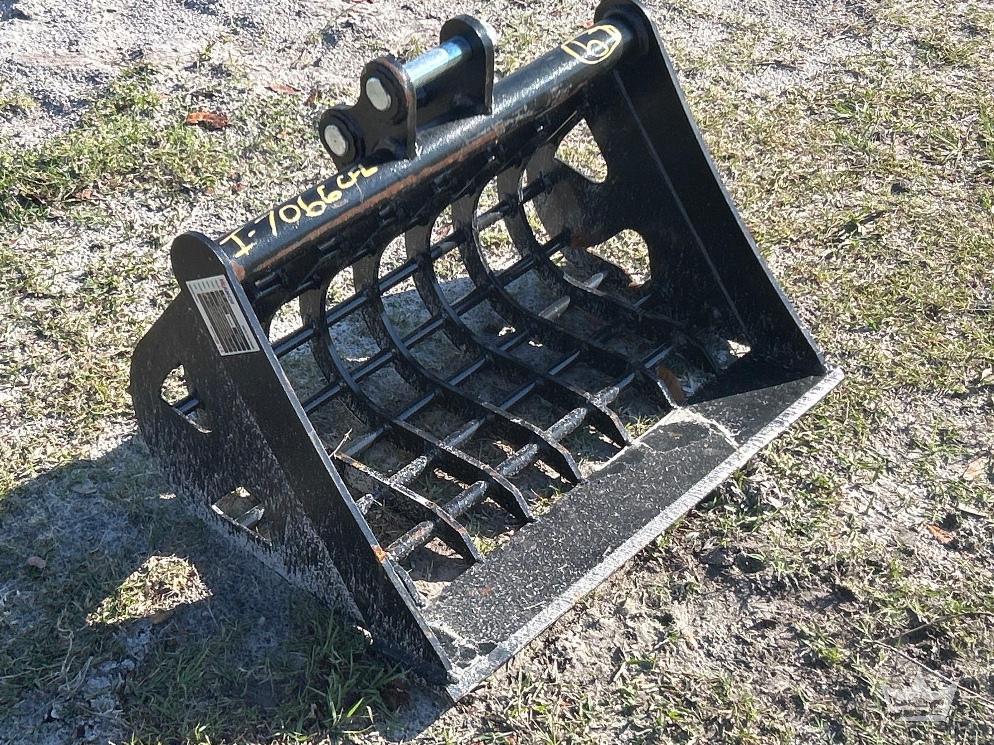 2025 IREAS Grid-Shaped Rock Bucket Mini Excavator Attachment (A61572)