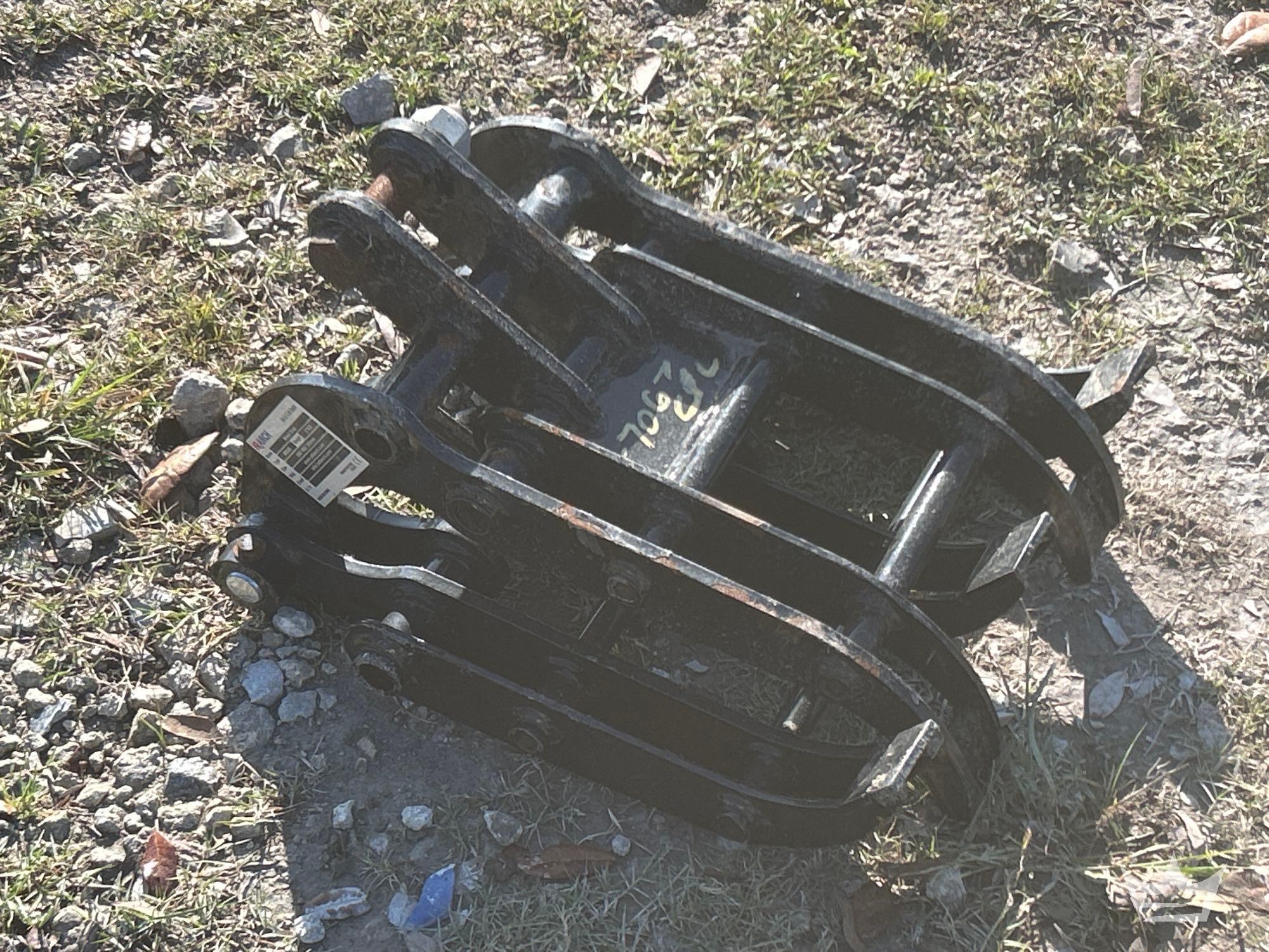 2025 IRANCH IREAS Wood Grab Grapple Mini Excavator Attachment (A61572)