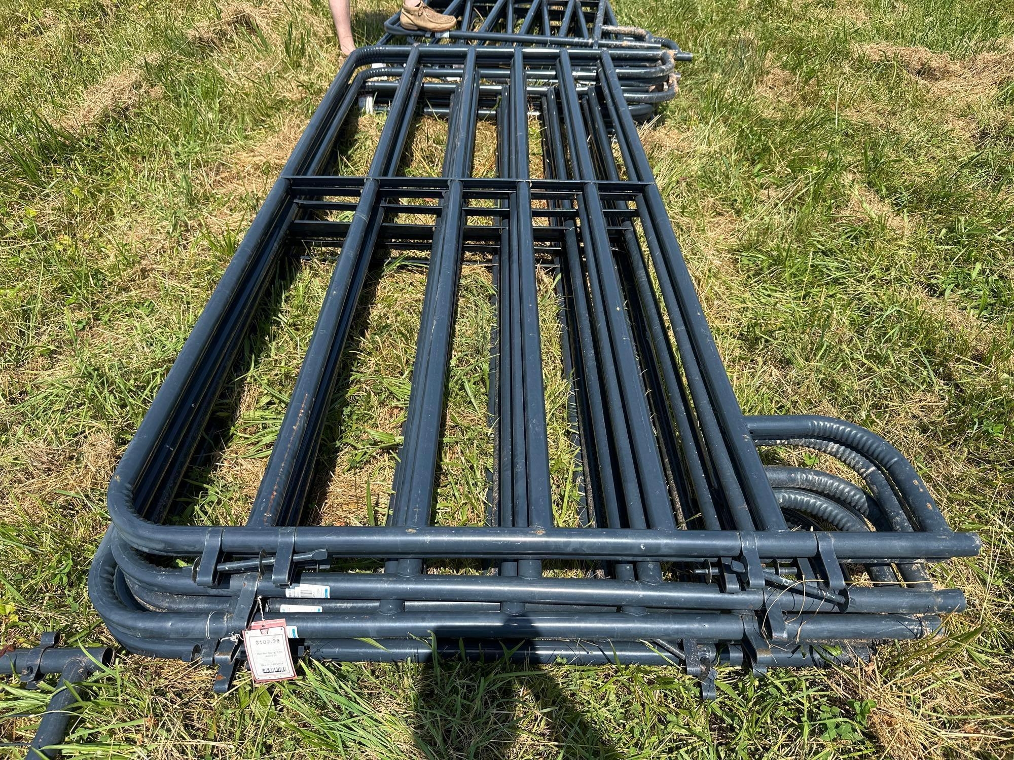 (1) 10ft Tarter Livestock Panel (A48837)