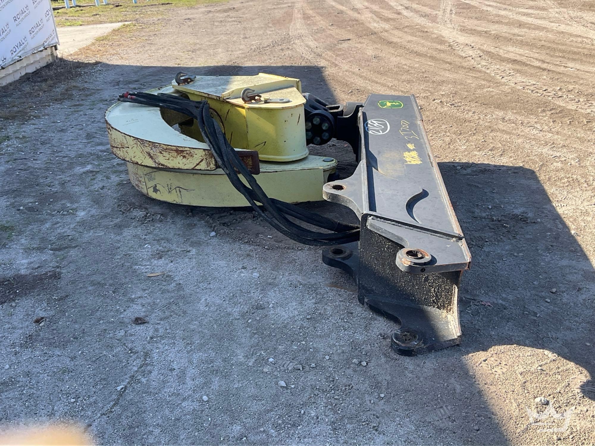2013 John Deere Hydraulic Grapple Tractor Attachment (A61572)